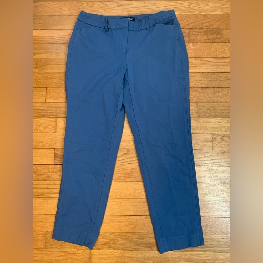 WHBM 6 slim ankle blue pants